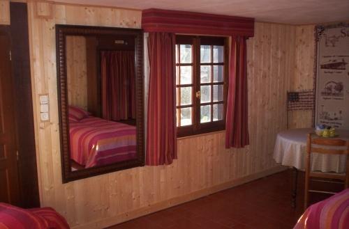 לינה וארוחת בוקר Mardilly Manoir Du Val Harangt חדר תמונה