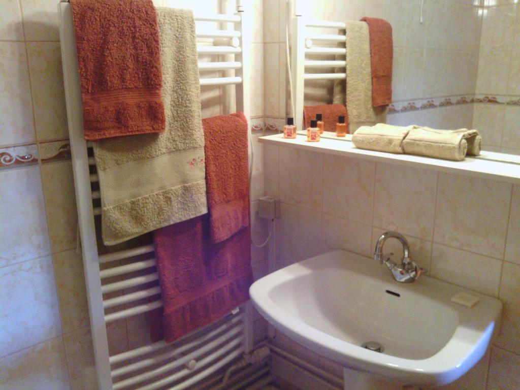 לינה וארוחת בוקר Mardilly Manoir Du Val Harangt חדר תמונה